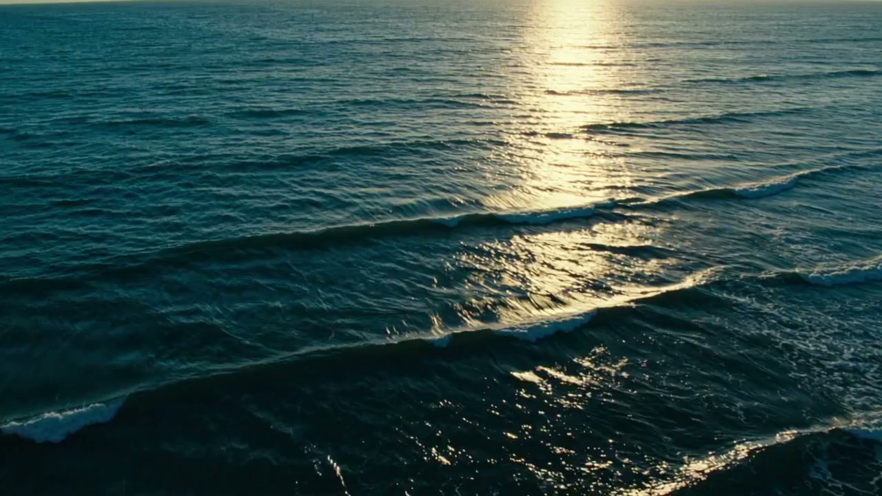 Ocean waves, the destination shot